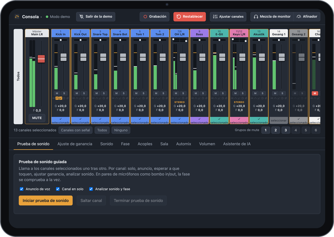 La consola de BandAssist en un iPad con todas las tiras de canal